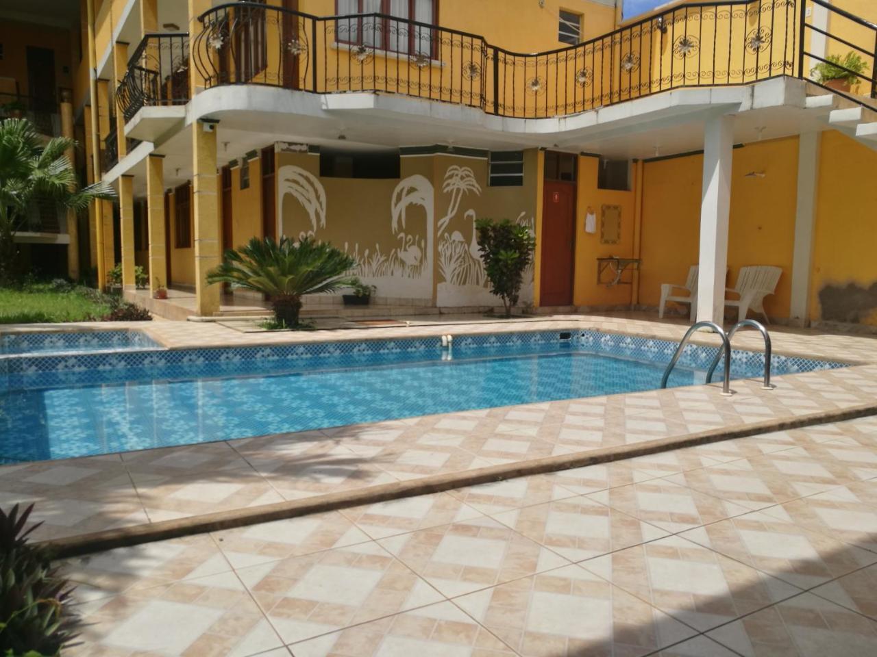 Dorado Hotel Кобиха Екстериор снимка